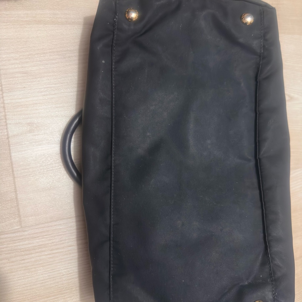 Prada Black Shoulder Bag with Elegant Design - Picture 6 of 11